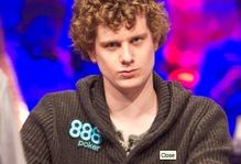 С девяти до трех. Первый день финалки WSOP ME.